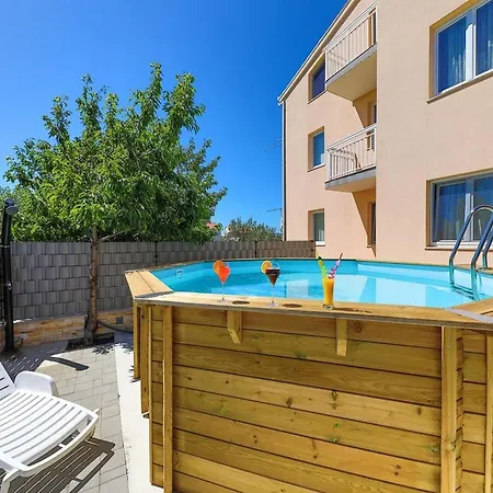 Apartment Two Bedroom With Balcony Kastela