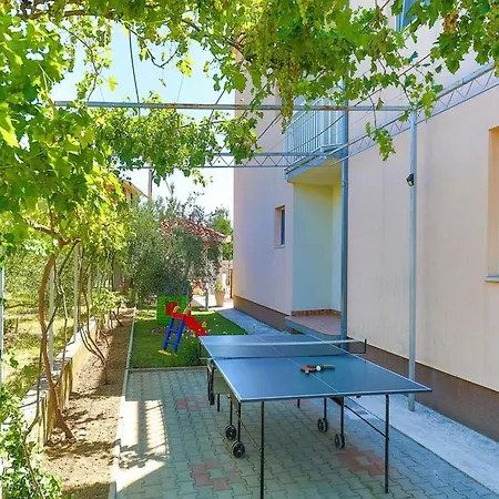 Apartment Two Bedroom With Balcony Kastela