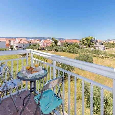 Two Bedroom With Balcony Apartment Kastela